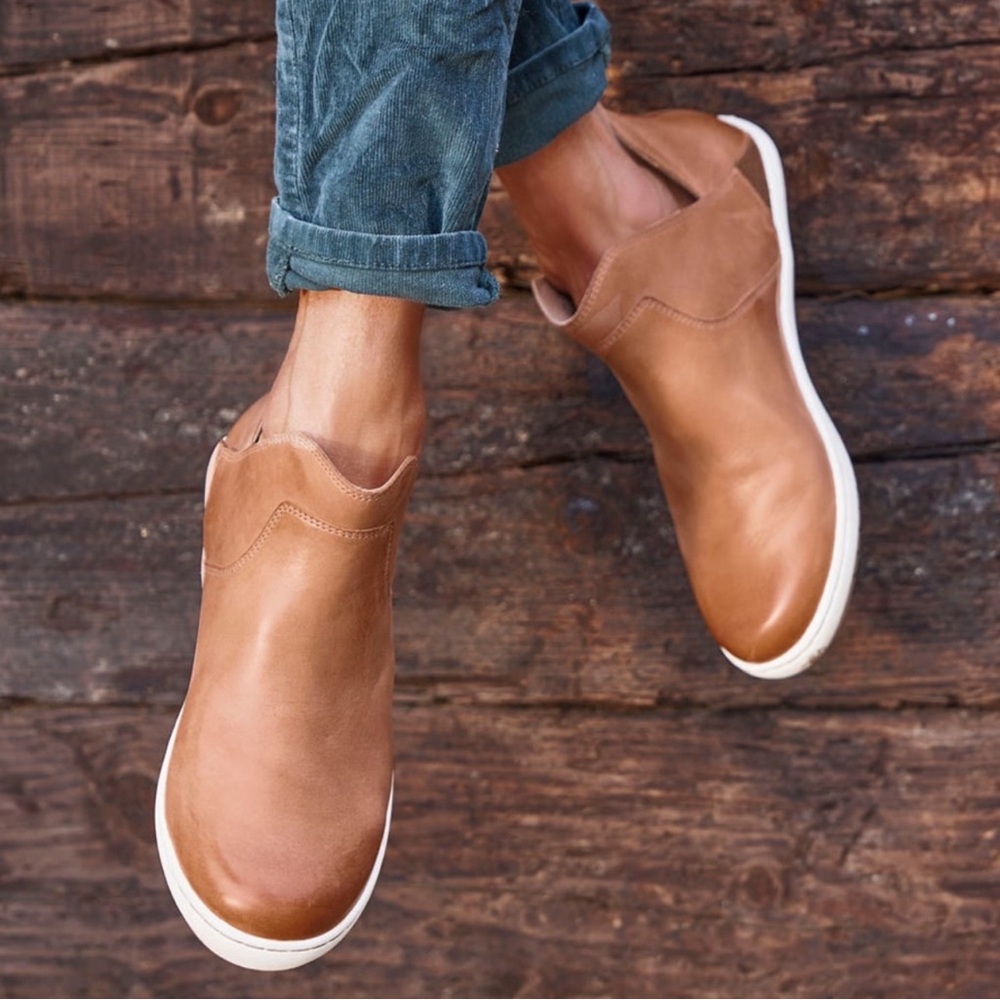Taos New Unity Boots Chestnut Slip On Burnished Leather Tan SZ 8.5